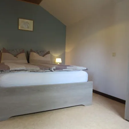Apartment Beautiful Near Forest In